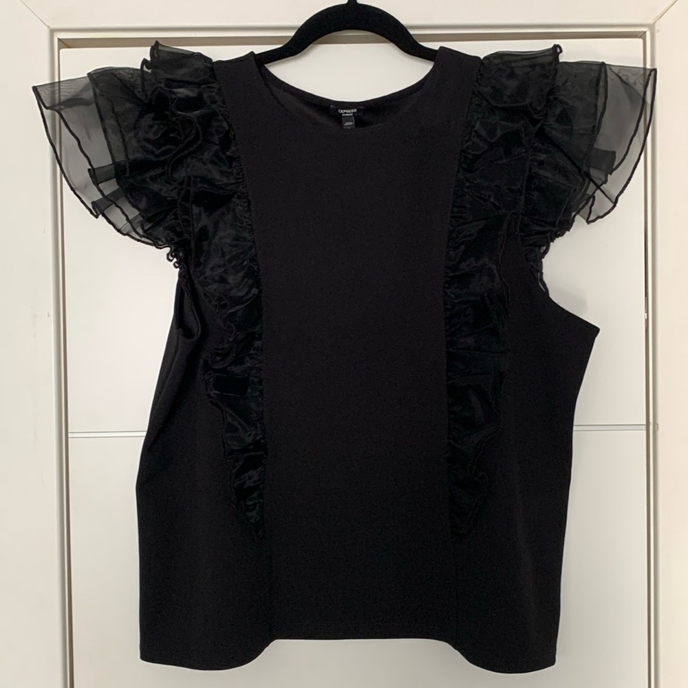NWT Express ruffle sleeves top. Size L.